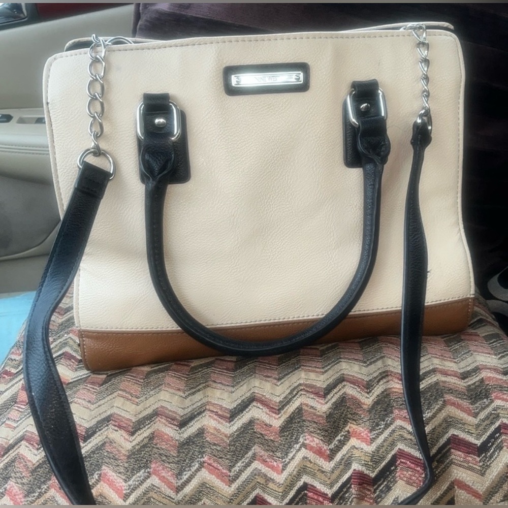 🎈SOLD M.PLACE🎈 Nine West Cream Tote with Brown Base and Black Straps